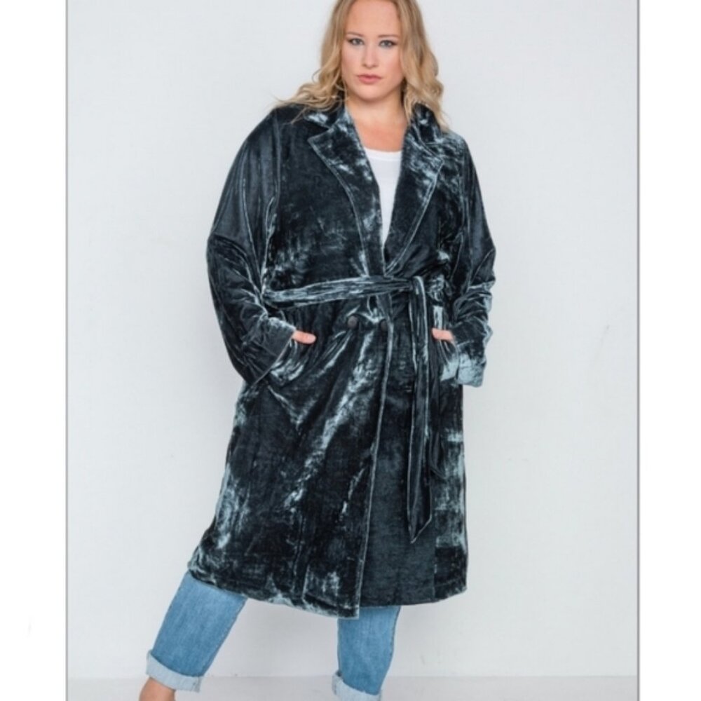 Velvet Trench Coat / Duster (Soprano) size 2X 3X  (16-18)